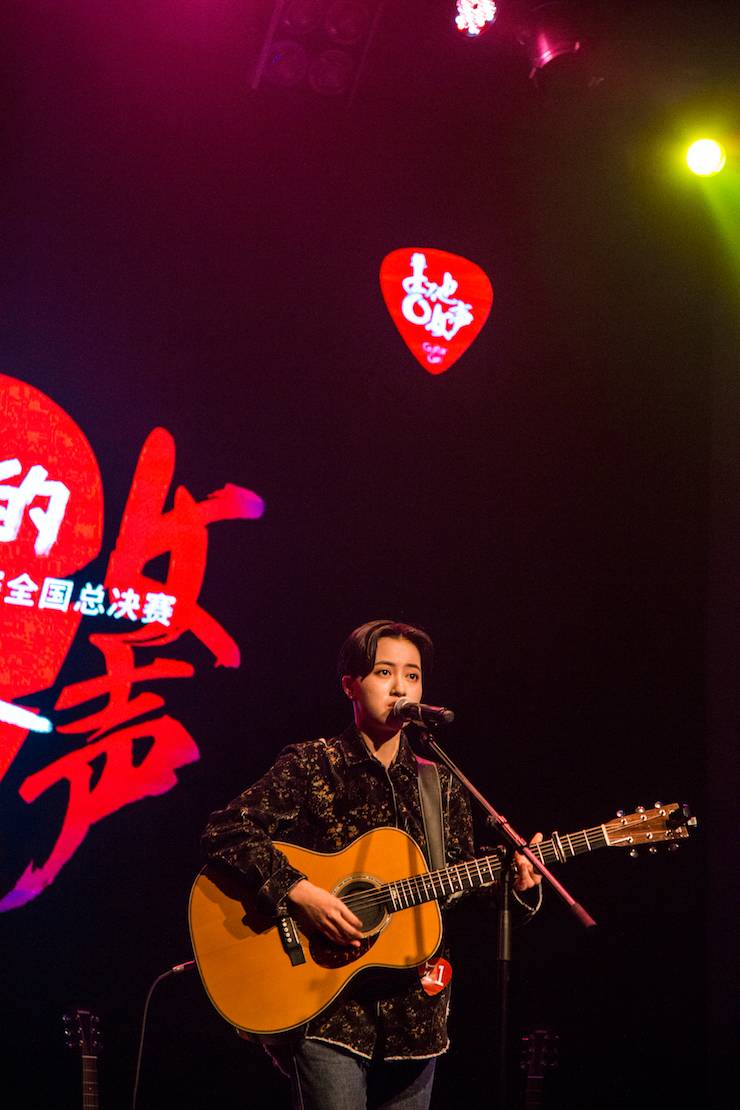 第四届“环球360吉他女声弹唱大赛”总冠军出炉<br />温格夺冠，董冬冬担任评委