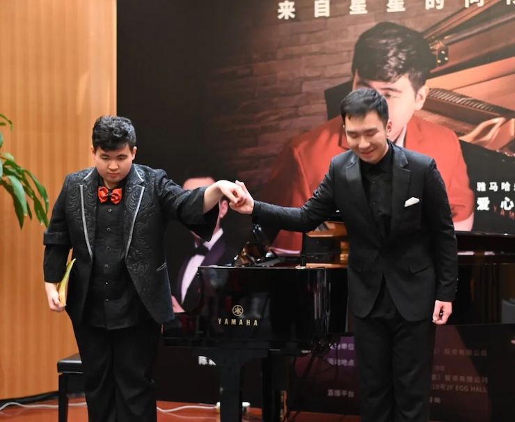 音乐双子星，点亮冬日激情！——环球360未来艺术家刘明康爱心公益音乐沙龙