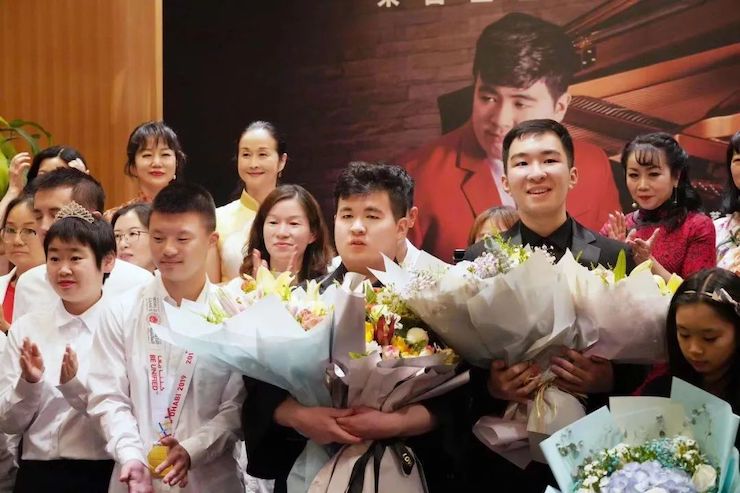 音乐双子星，点亮冬日激情！——环球360未来艺术家刘明康爱心公益音乐沙龙
